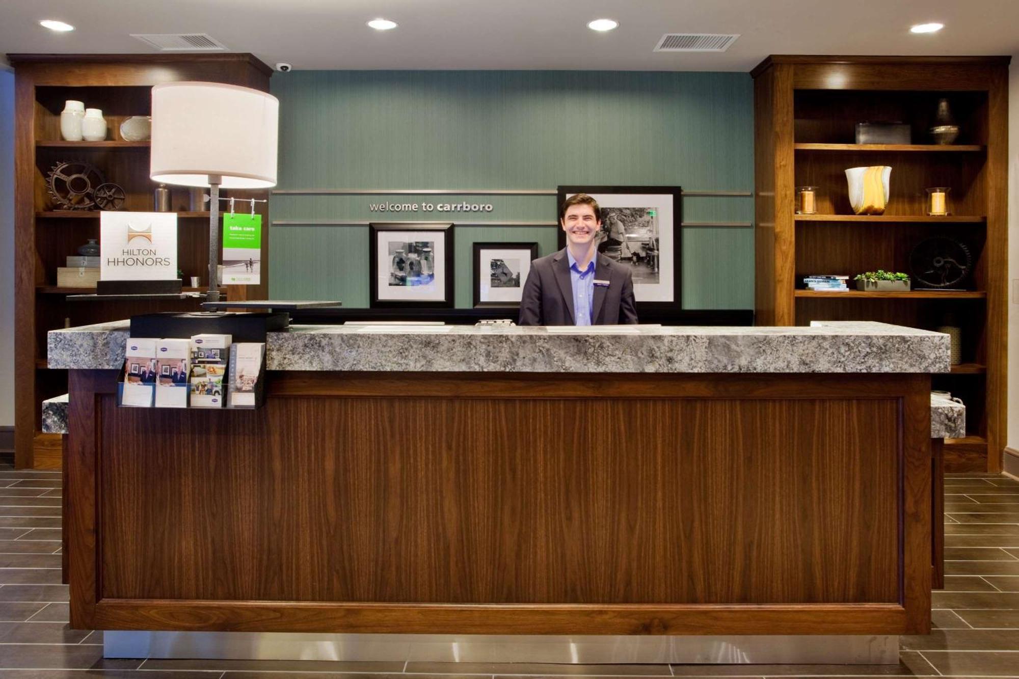 Hampton Inn & Suites Chapel Hill/Carrboro Exterior foto