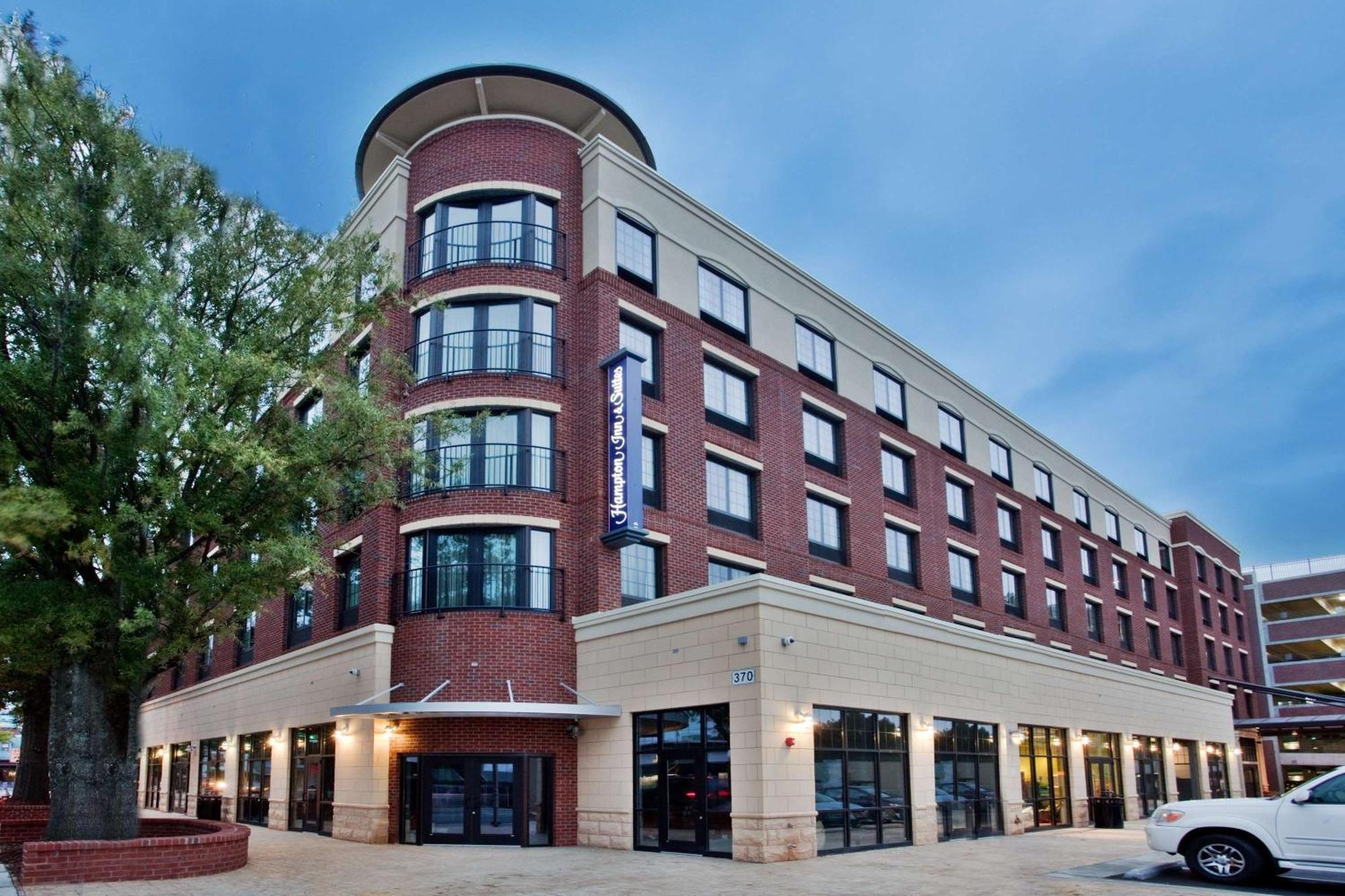 Hampton Inn & Suites Chapel Hill/Carrboro Exterior foto
