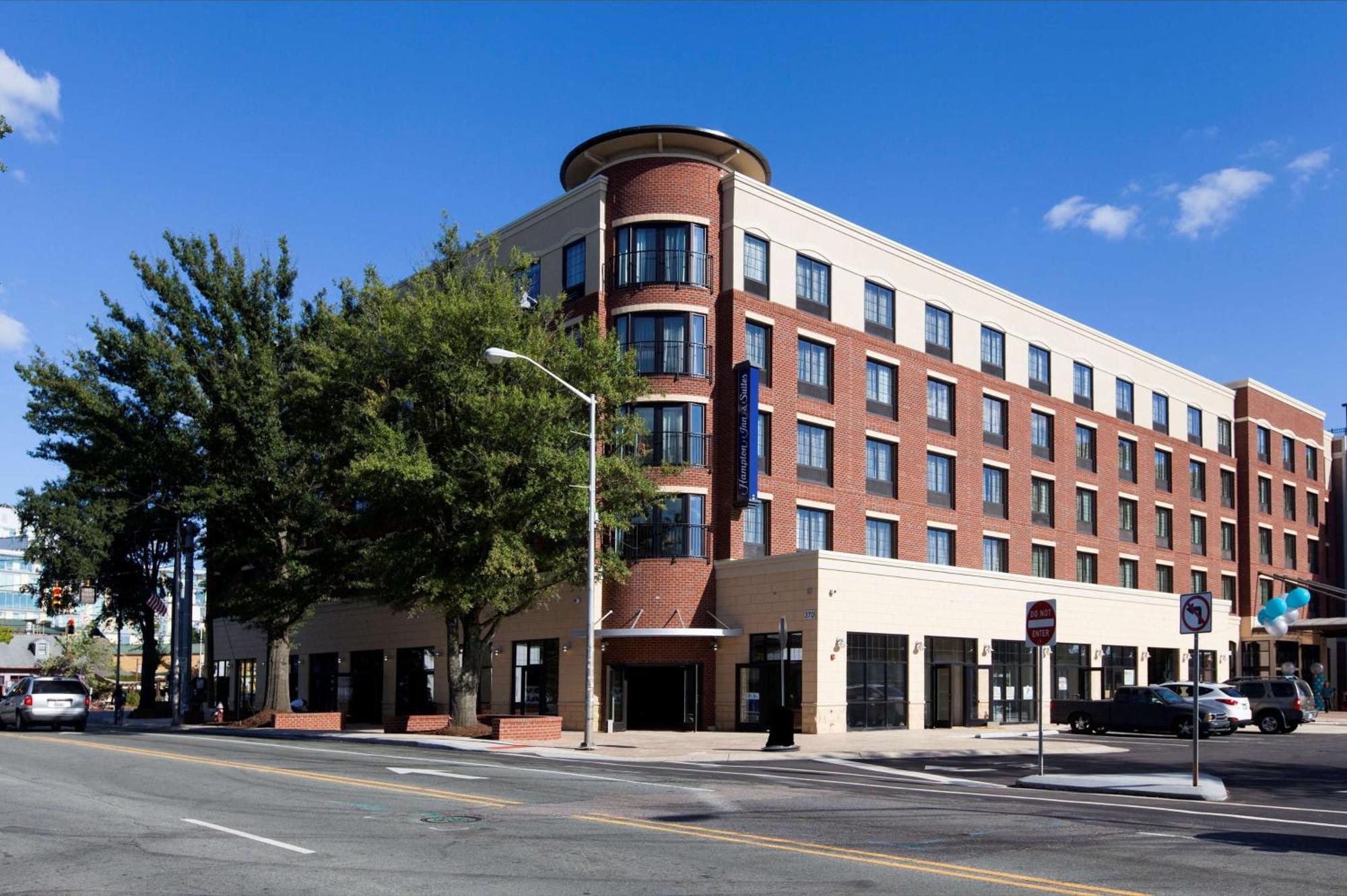 Hampton Inn & Suites Chapel Hill/Carrboro Exterior foto
